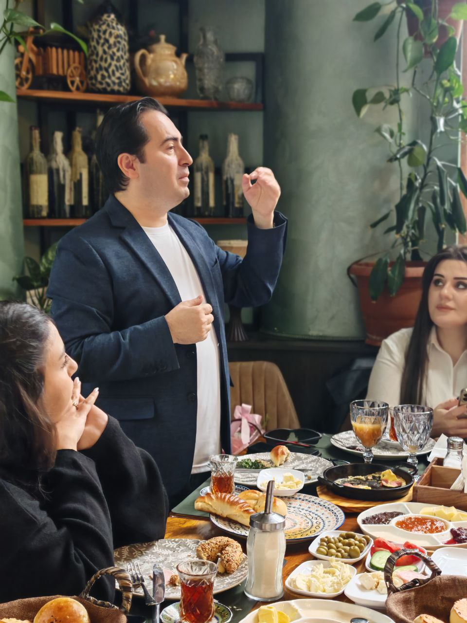 Məzunlarla görüş